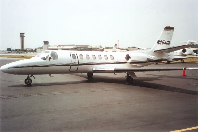 Cessna Citation V (N354QS) - NetJets Aviation Citation Ultra seen here in May-00.br /br /Exported to Brazil 23-Jun-10 as PR-BEE.