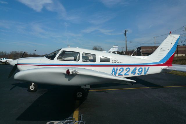 Piper Cherokee (N2249V)