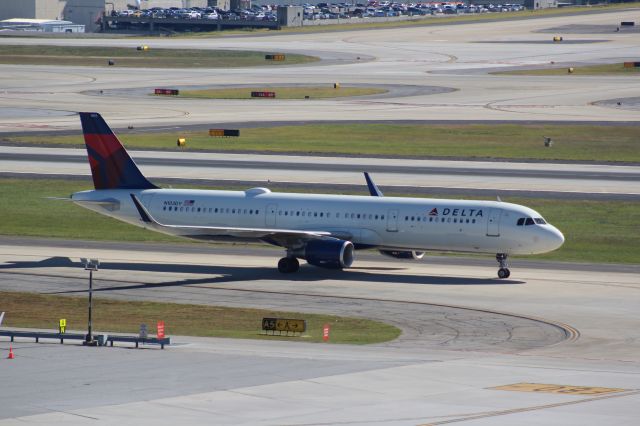 Airbus A321 (N103DY)