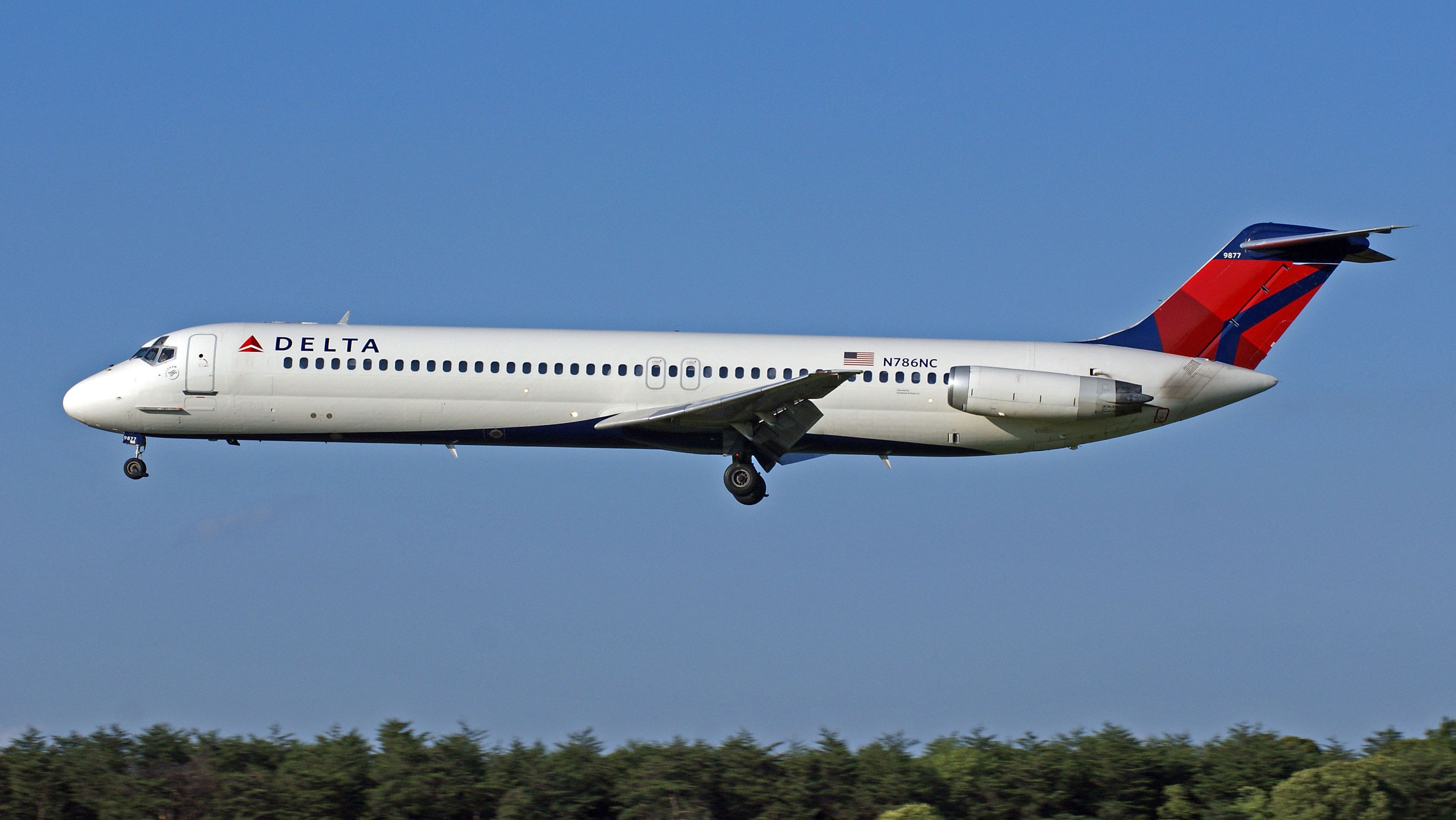 McDonnell Douglas DC-9-50 (N786NC)