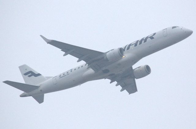 Embraer ERJ-190 (OH-LKH)