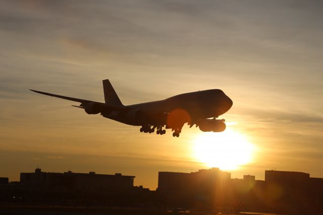 BOEING 747-8 (HL7631)