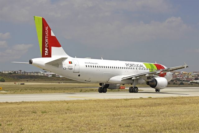 Airbus A320 (CS-TQD) - Spotting in LPPT.