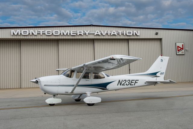 Cessna Skyhawk (N23EF)