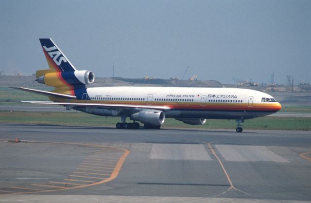 McDonnell Douglas DC-10 (JA8550) - Taxing at Tokyo-Haneda Intl Airport on 1989/