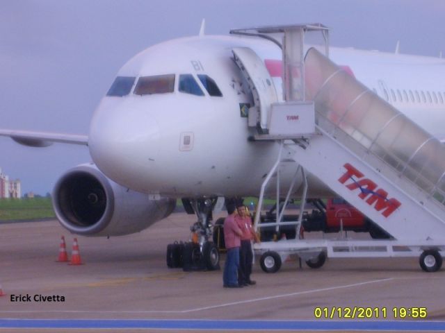 Airbus A319 (PR-MBI)