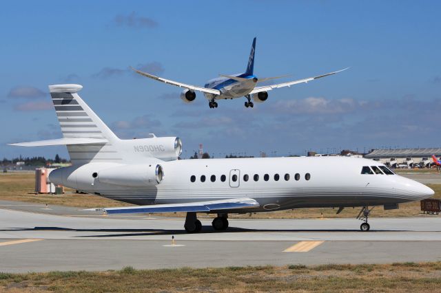 Dassault Falcon 900 (N900HC)