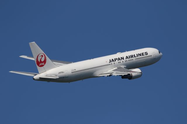 BOEING 767-300 (JA659J) - 11 August 2016:HKD-HND.