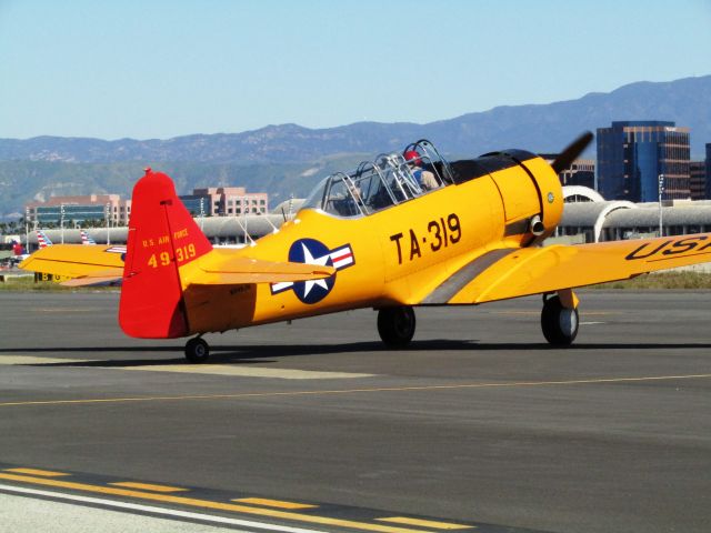 North American T-6 Texan (N349JB) - Taxiing to RWY 20R