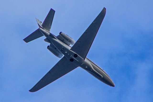 Cessna Citation Latitude (N571QS) - Subject aircraft, registered as a Cessna Citation Latitude (twin-jet) (C68A), operating as NetJets Aviation 571, photographed on 01-Nov-2018 at 0835HrsEDT, enroute to Teterboro, NJ, (TEB, KTEB), from Hamilton, Bermuda, (BDA, TXKF).