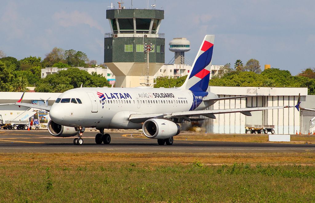Airbus A319 (PR-MBU)