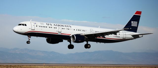 Airbus A321 (N154UW) - Landing on 16L.