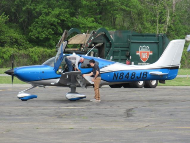 Cirrus SR-22 (N848JB)