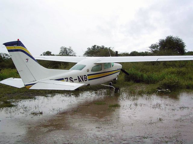 Cessna Centurion (ZS-AVB) - On flying safari in Botswana.