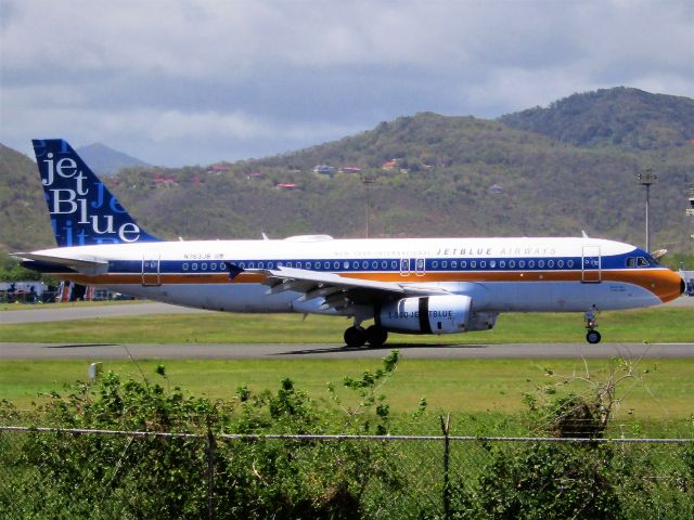 Airbus A320 (N763JB)