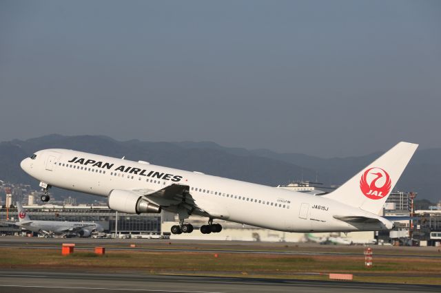 BOEING 767-300 (JA615J) - 05 November 2016:ITM-HND.