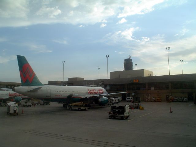 Airbus A320 (N656AW)