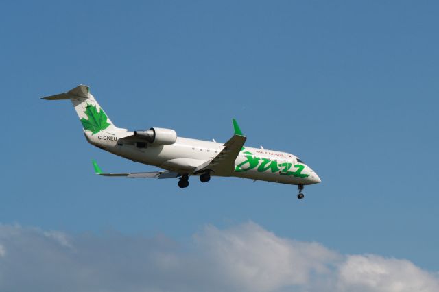 Canadair Regional Jet CRJ-200 (C-GKEU) - Arriving at Montréal-Trudeau