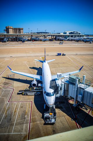 Embraer 175 —