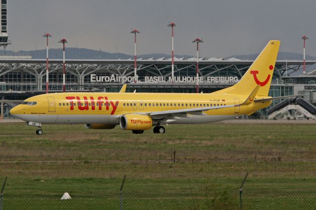 Boeing 737-800 (D-ATUE)