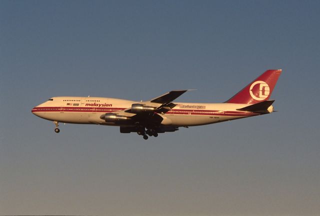 BOEING 747-300 (9M-MHK) - Final Approach to Narita Intl Airport Rwy34 on 1987/01/01 "Kuala Lumpur Los Angeles 86 "