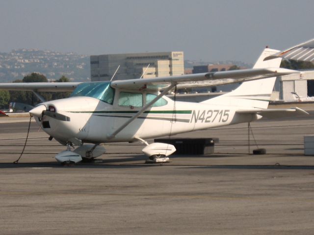 Cessna Skyhawk (N42715) - Parked at Santa Ana