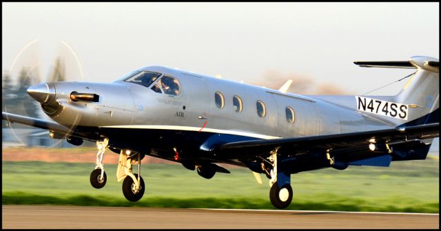 Pilatus PC-12 (N474SS) - Touching down at the Merced Regional Airport