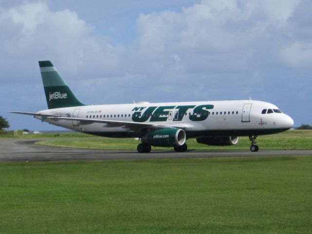 Airbus A320 (N746JB)