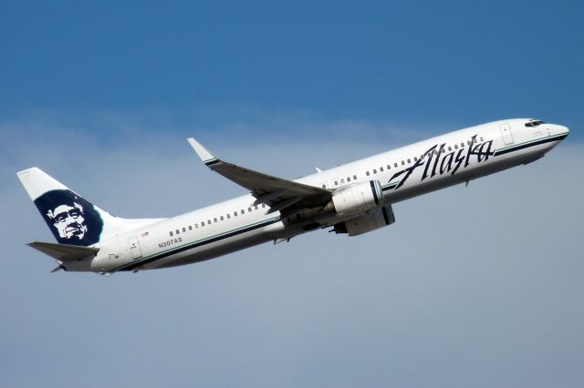 Boeing 737-900 (N307AS) - Jan 20, 2009