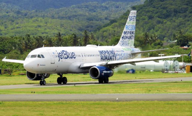 Airbus A320 (N598JB)