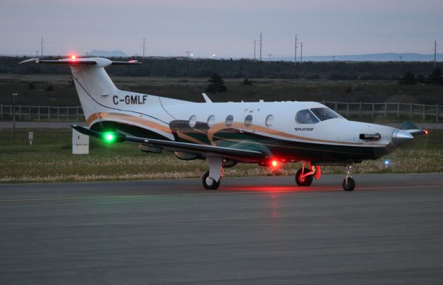 Pilatus PC-12 (C-GMLF) - Panorama aviation 