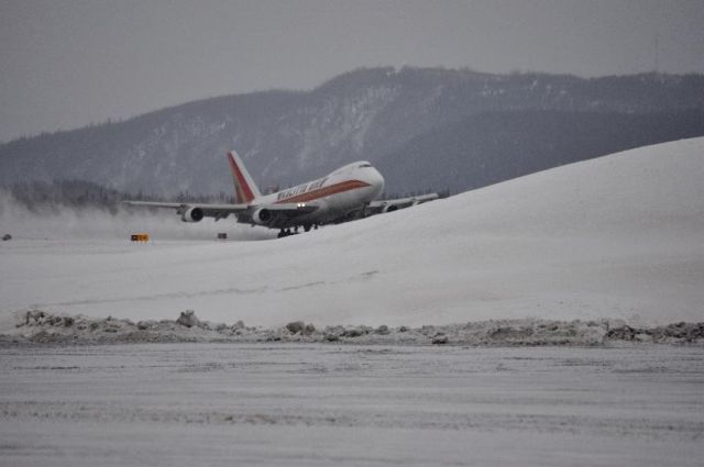 Boeing 747-200 (CKS248) - N715CK short final runway 08