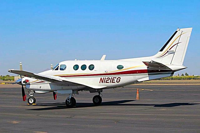 Beechcraft King Air 90 (N121EG)