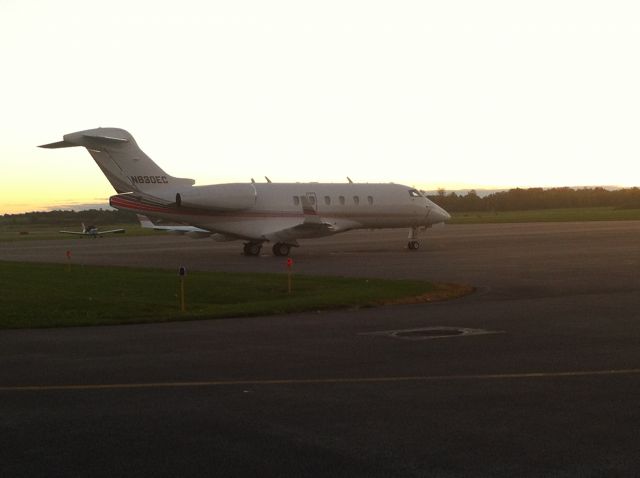 Bombardier Challenger 300 (N830EC)