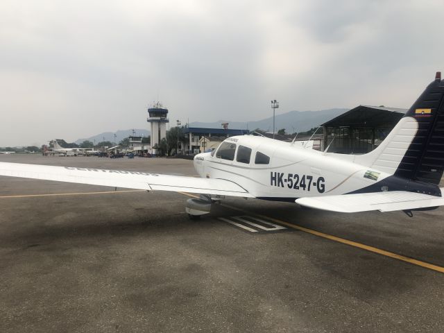 Piper Cherokee (HK-5247G) - CENTAUROS ESCUELA DE AVIACION 