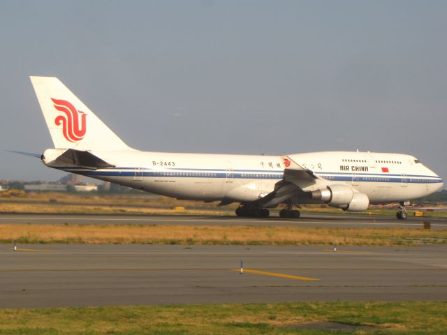 Boeing 747-400 (B-2443)