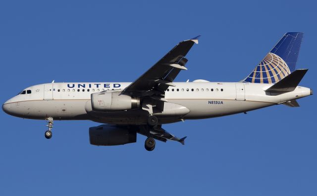 Airbus A319 (N815UA) - Arriving to DFW (please view in "full" for highest image quality) 