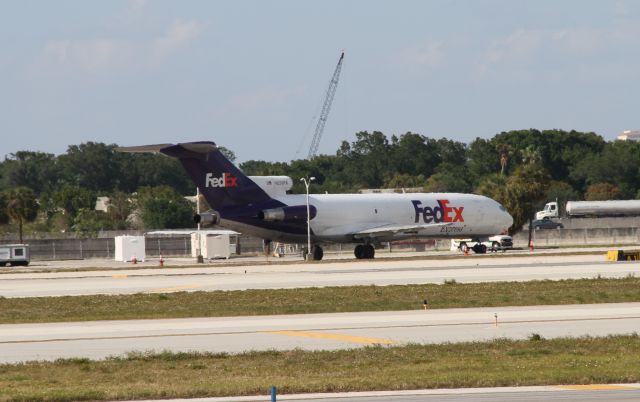BOEING 727-200 (N235FE)