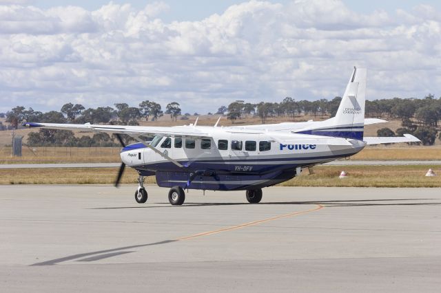 Cessna Caravan (VH-DFV) - New South Wales Police Force (VH-DFV) Cessna Grand Caravan 208B EX taxiing at Wagga Wagga Airport