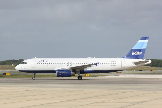Airbus A320 (N521JB)
