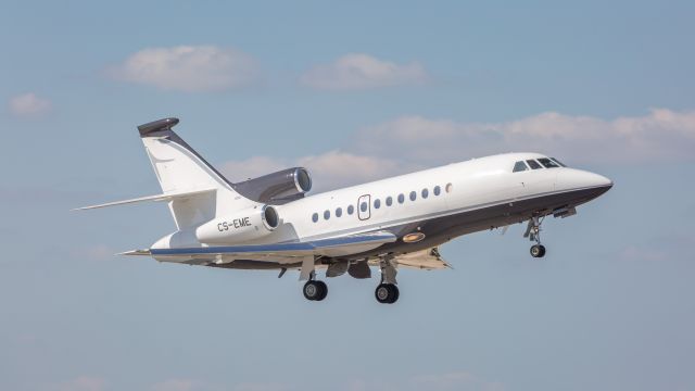 Dassault Falcon 900 (CS-EME)