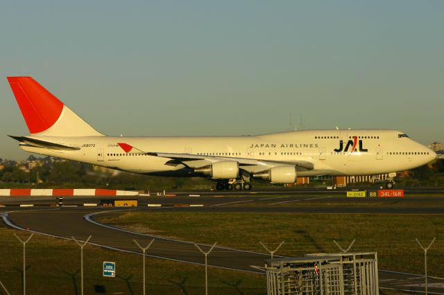 Boeing 747-400 (JA8072)