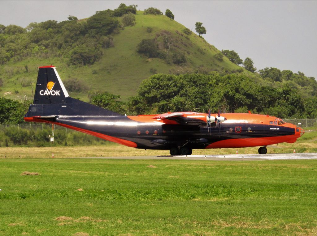 Antonov An-12 (UR-CEZ)