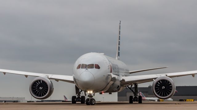 Boeing 787-9 Dreamliner (N825AA)