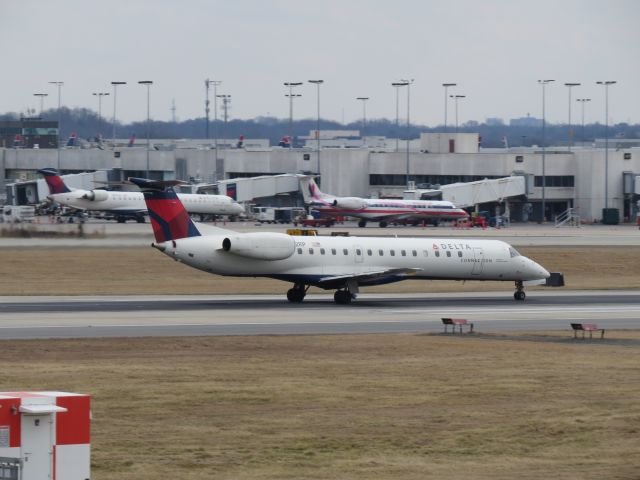 Embraer ERJ-135 (N572RP) - A Delta Connection Embraer 145 taking off from KCLT (Charlotte).