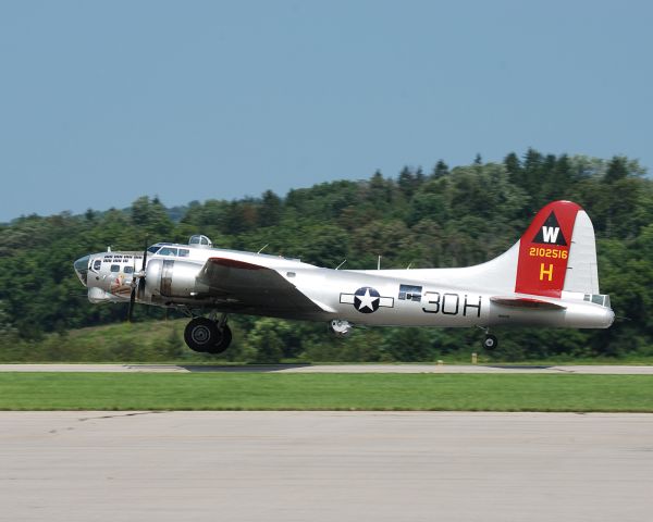 Boeing B-17 Flying Fortress (N5017N)