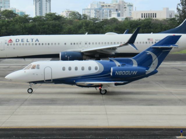 Hawker 800 (N800UW)