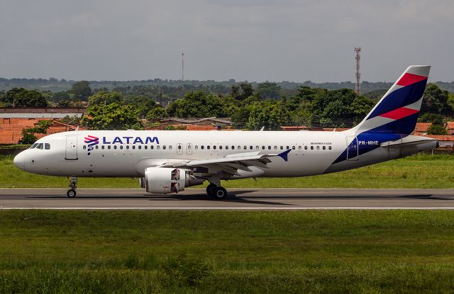 Airbus A320 (PR-MHE)