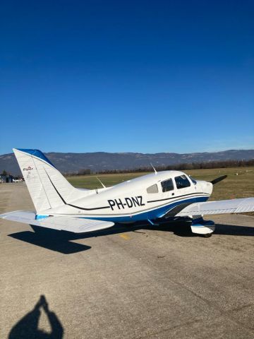 Piper Cherokee (PH-DNZ) - LIDH  in park