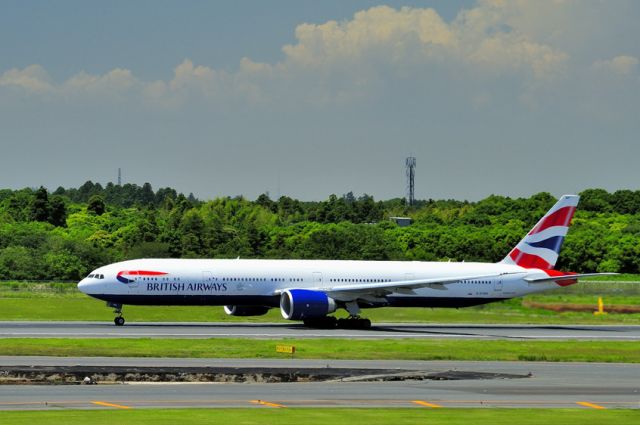 BOEING 777-300 (G-STBH) - 2014- TO run